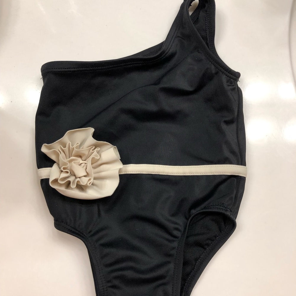 Baby Gap swimsuit 🏊‍♀️  ☀️ 😎